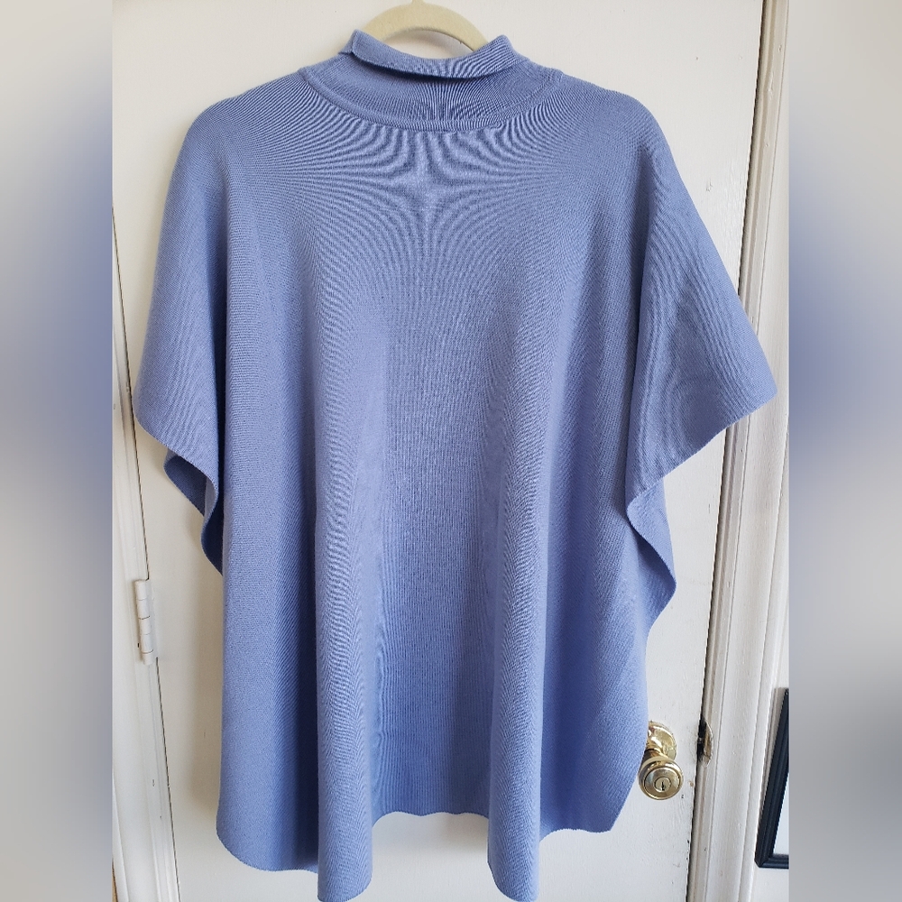 💜 NWT- Johnstons of Elgin 100% Wool Knitted Poncho Style Sweater - Picture 2 of 6